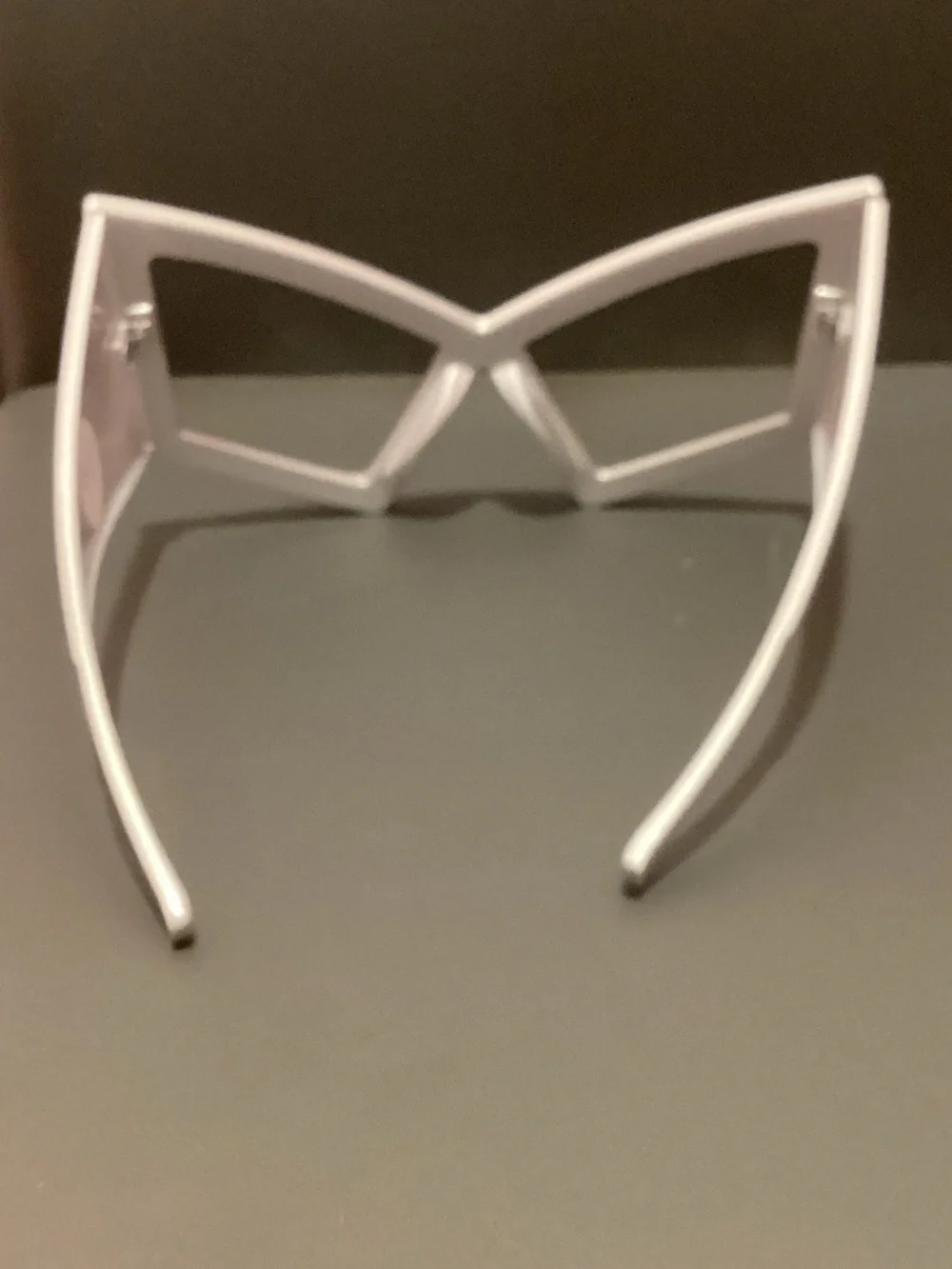 Women’s White Geometric Sunglasses —‎ Bold Angular Frame